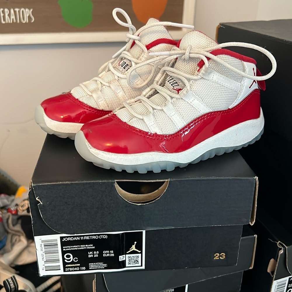 Jordan Retro 11 Toddler Sneaker